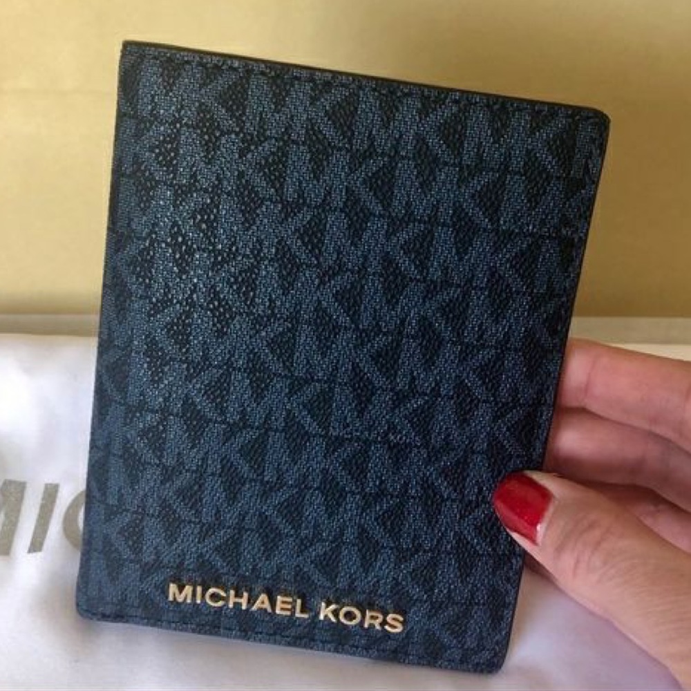 Michael kors Jet Set travel logo Passport mens Wallet - Picture 3 of 7